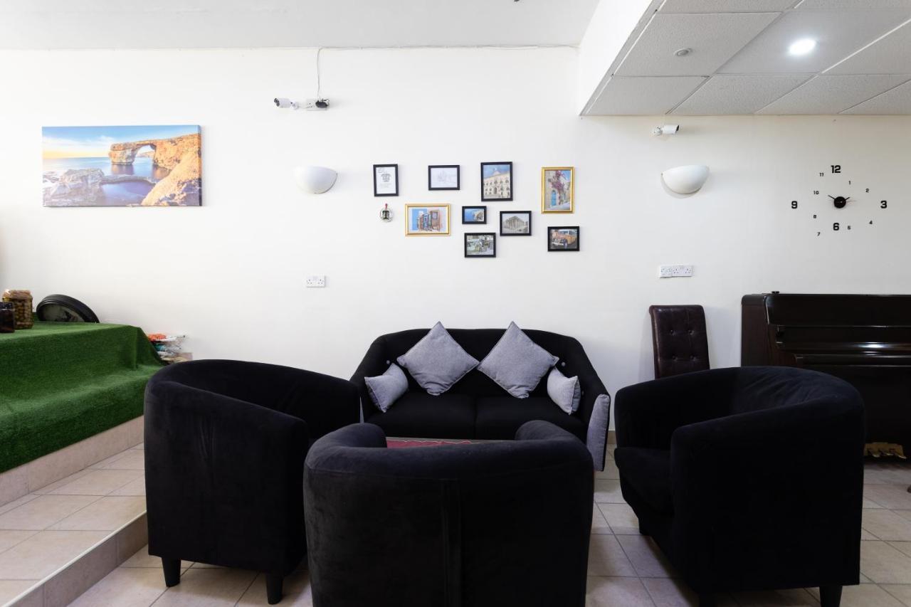 Tarona Guesthouse Сейнт Полс Бей Екстериор снимка