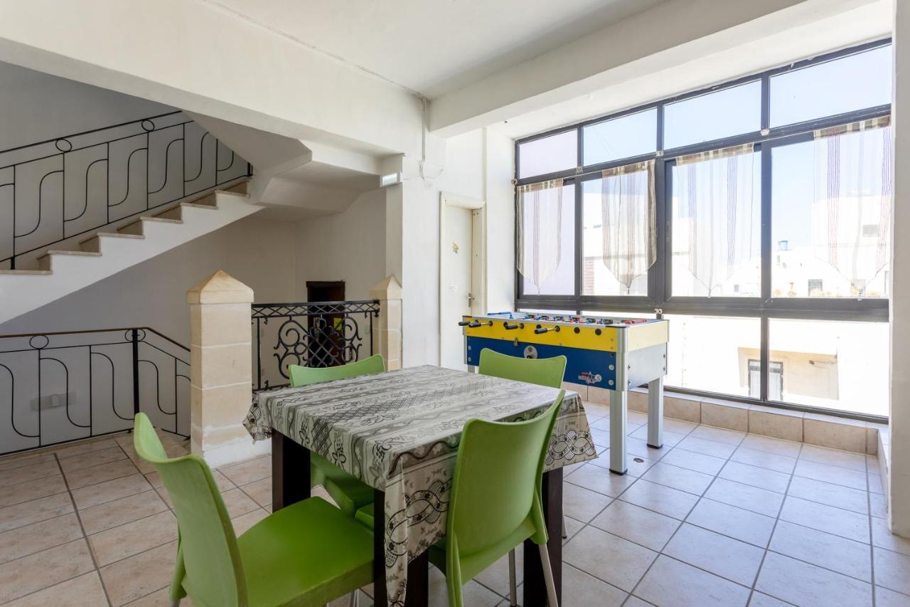 Tarona Guesthouse Сейнт Полс Бей Екстериор снимка