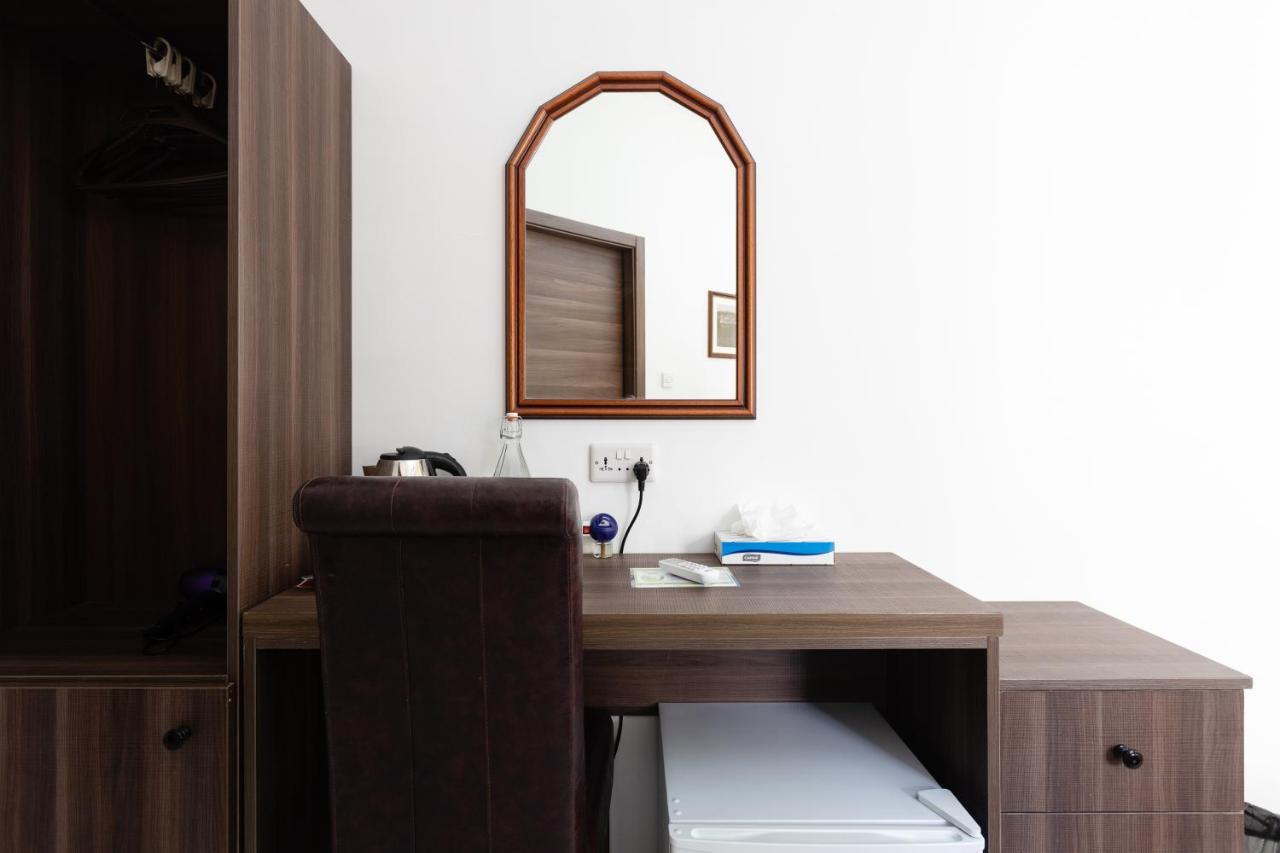 Tarona Guesthouse Сейнт Полс Бей Екстериор снимка