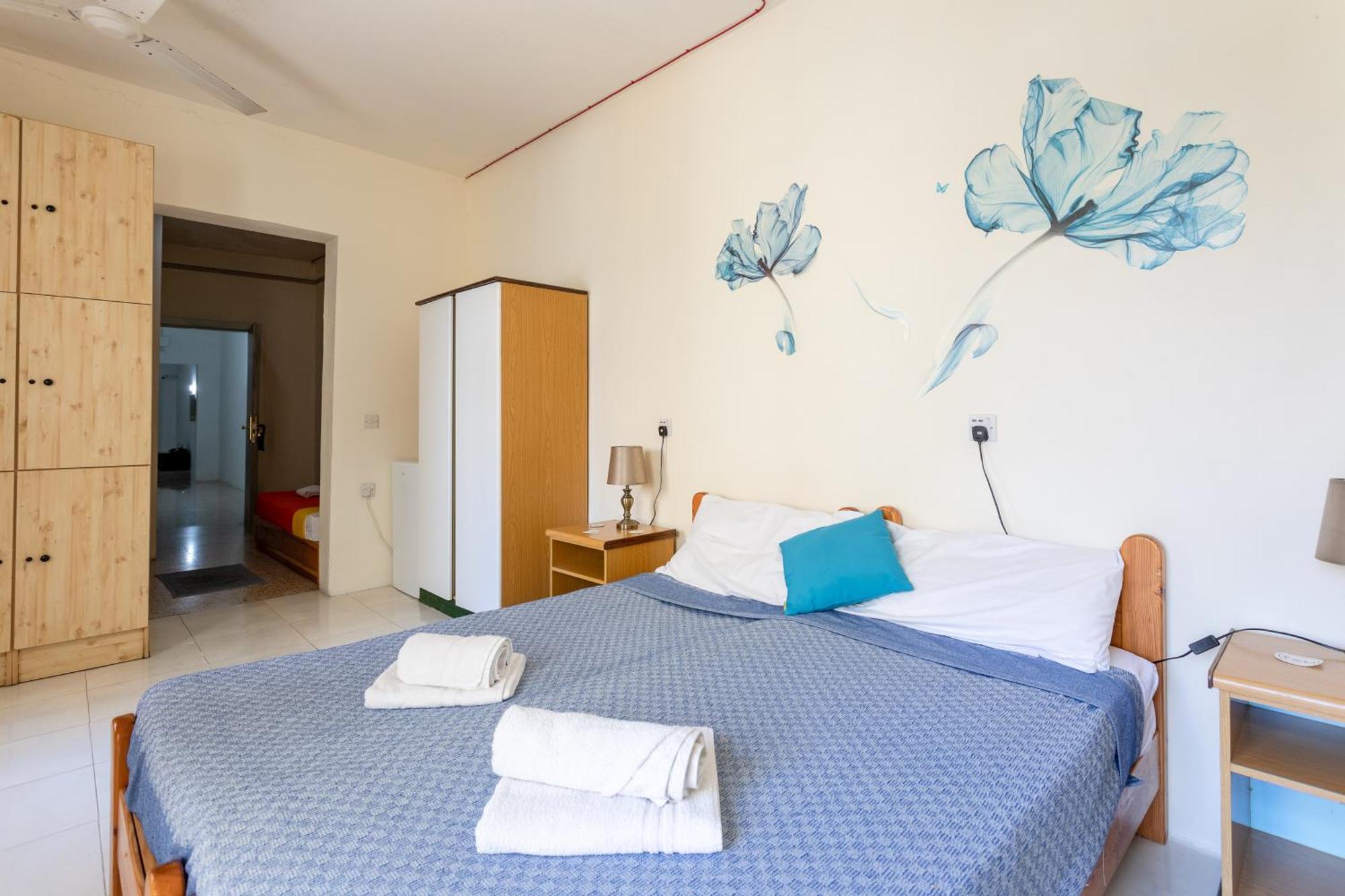 Tarona Guesthouse Сейнт Полс Бей Стая снимка