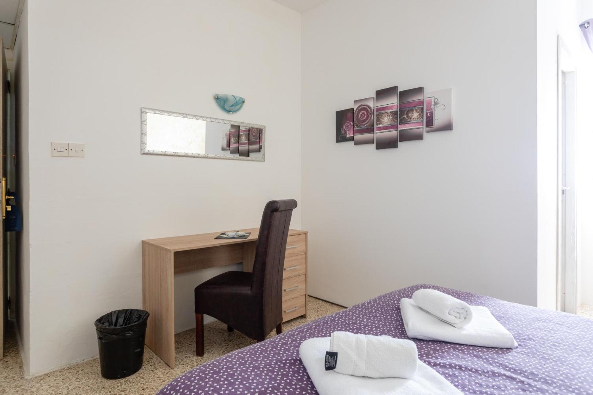 Tarona Guesthouse Сейнт Полс Бей Стая снимка