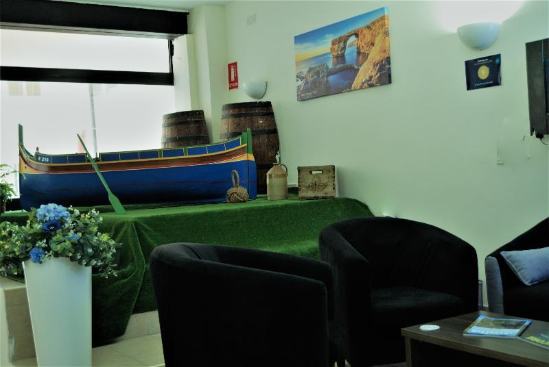 Tarona Guesthouse Сейнт Полс Бей Екстериор снимка