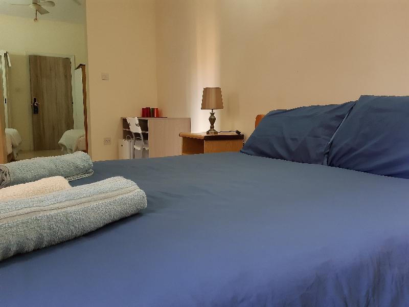 Tarona Guesthouse Сейнт Полс Бей Екстериор снимка