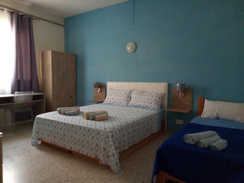 Tarona Guesthouse Сейнт Полс Бей Екстериор снимка